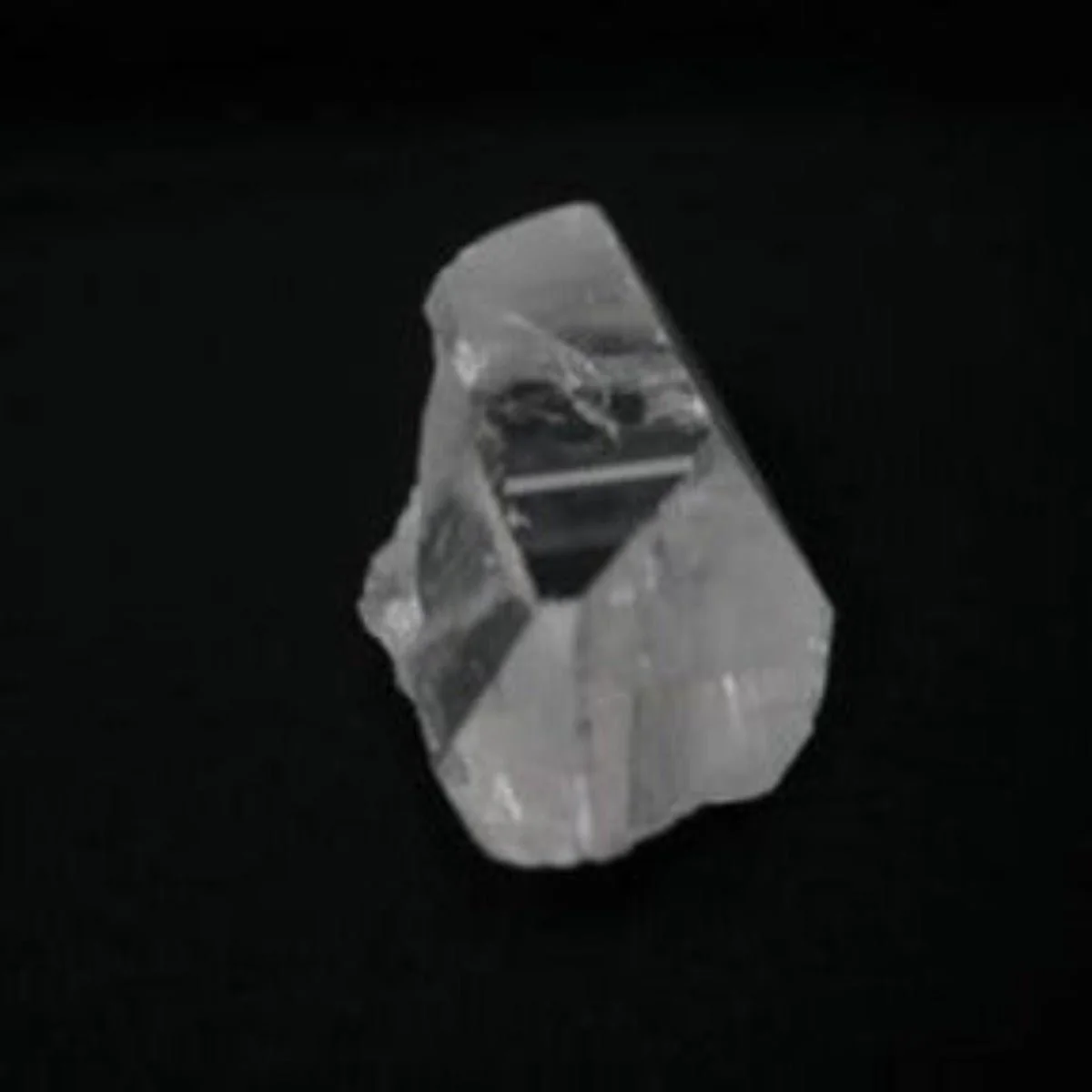 Buy Quartz Crystal Points In Bulk - Image 3