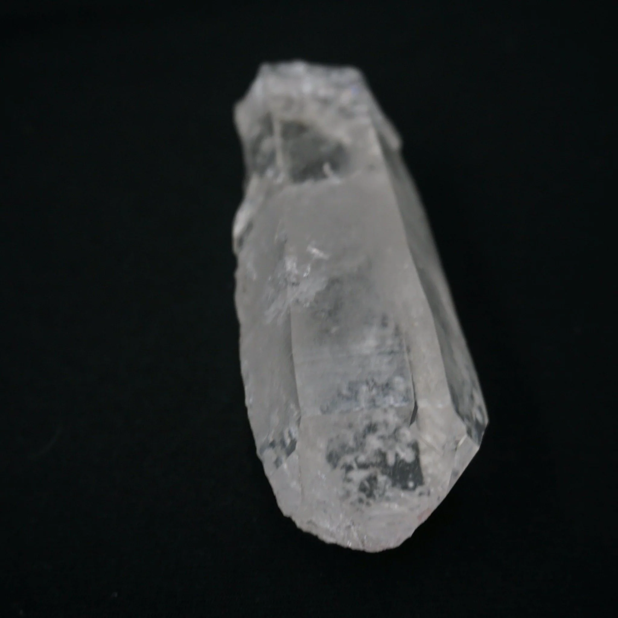 Buy Quartz Crystal Points In Bulk - Image 4