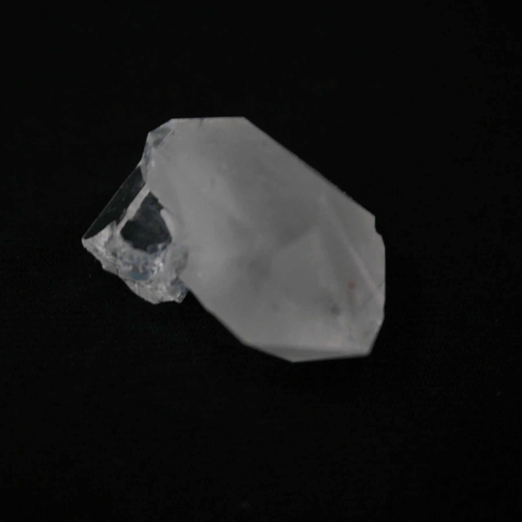 Buy Quartz Crystal Points In Bulk - Image 6
